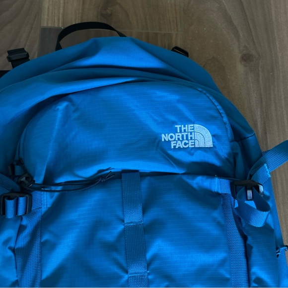 The North Face Vibrant Blue Basin 36 Backpack NWT - Picture 3 of 9